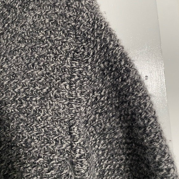 Stella McCartney knit gray sweater (US size 8-10) - Picture 5 of 7